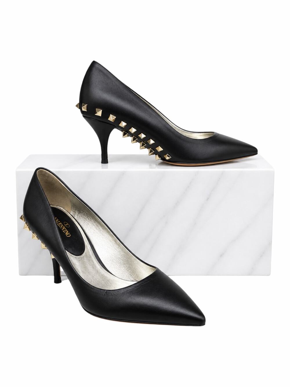 Valentino Garavani Jaw Rockstud Pointed Toe Leather Pump Black Size 37